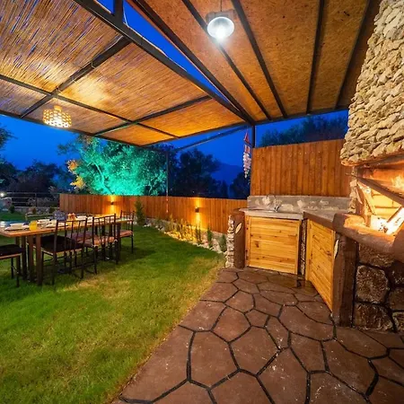 Holiday home Spacious Pool, Jacuzzi Adakoy