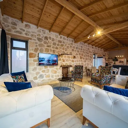 Spacious Pool, Jacuzzi * Adakoy