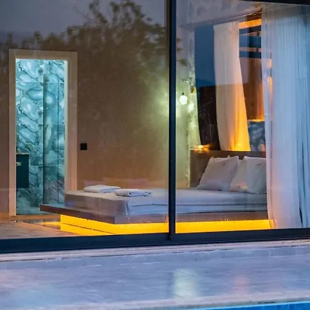 Spacious Pool, Jacuzzi Adakoy