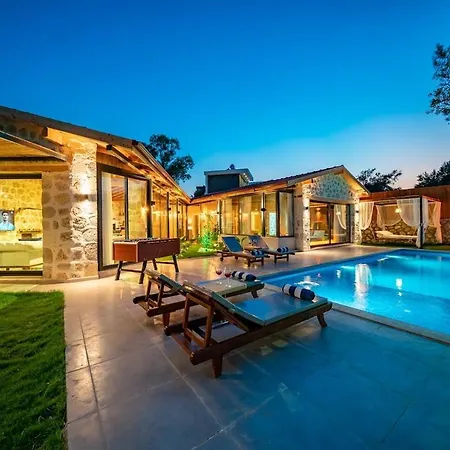 Spacious Pool, Jacuzzi Tatil Evi *