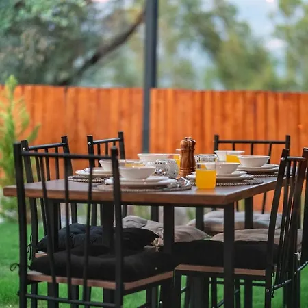 Spacious Pool, Jacuzzi *