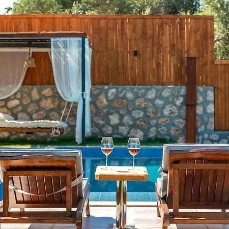 Spacious Pool, Jacuzzi * Adakoy